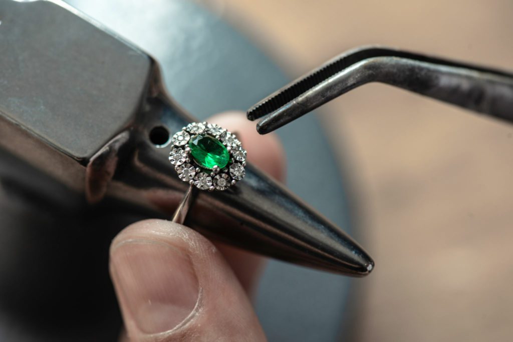 Professional Tips for Photographing Your Gemstone Jewelry